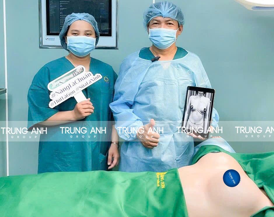 Ứng dụng khâu vi phẫu trong nâng ngực Ứng dụng khâu vi phẫu trong nâng ngực
